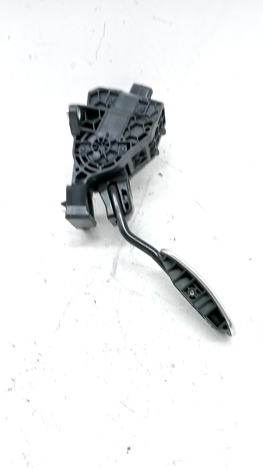 Pedal acelerador TOYOTA YARIS 4