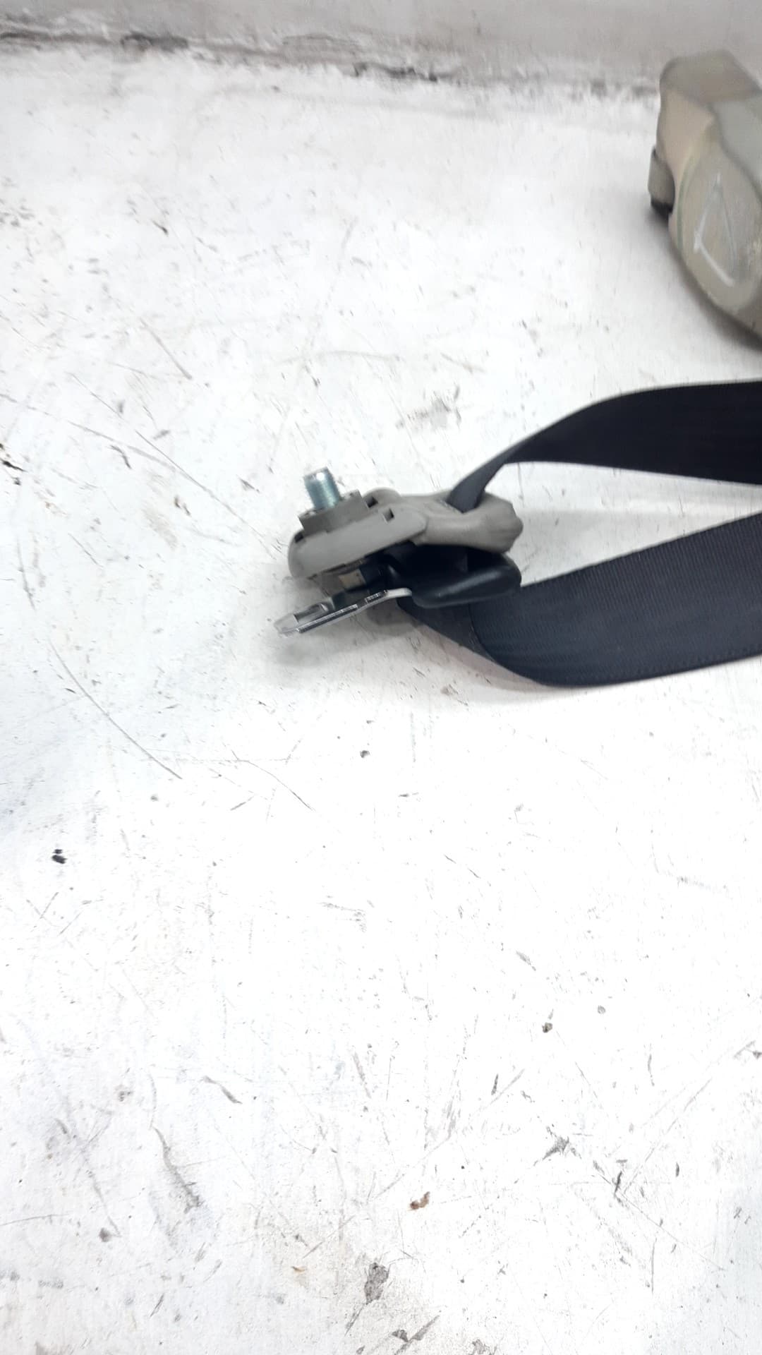 Cinturon seguridad delantero derecho SUZUKI SWIFT SF BERLINA (EA) 3
