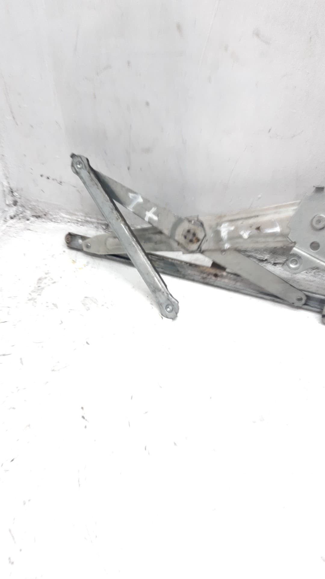 Elevalunas delantero derecho SUZUKI SWIFT SF BERLINA (EA) 2