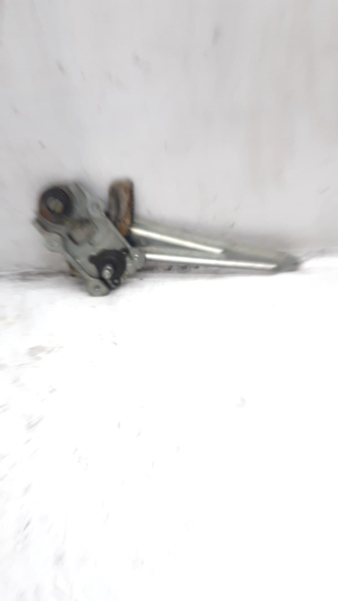 Elevalunas trasero derecho SUZUKI SWIFT SF BERLINA (EA) 2