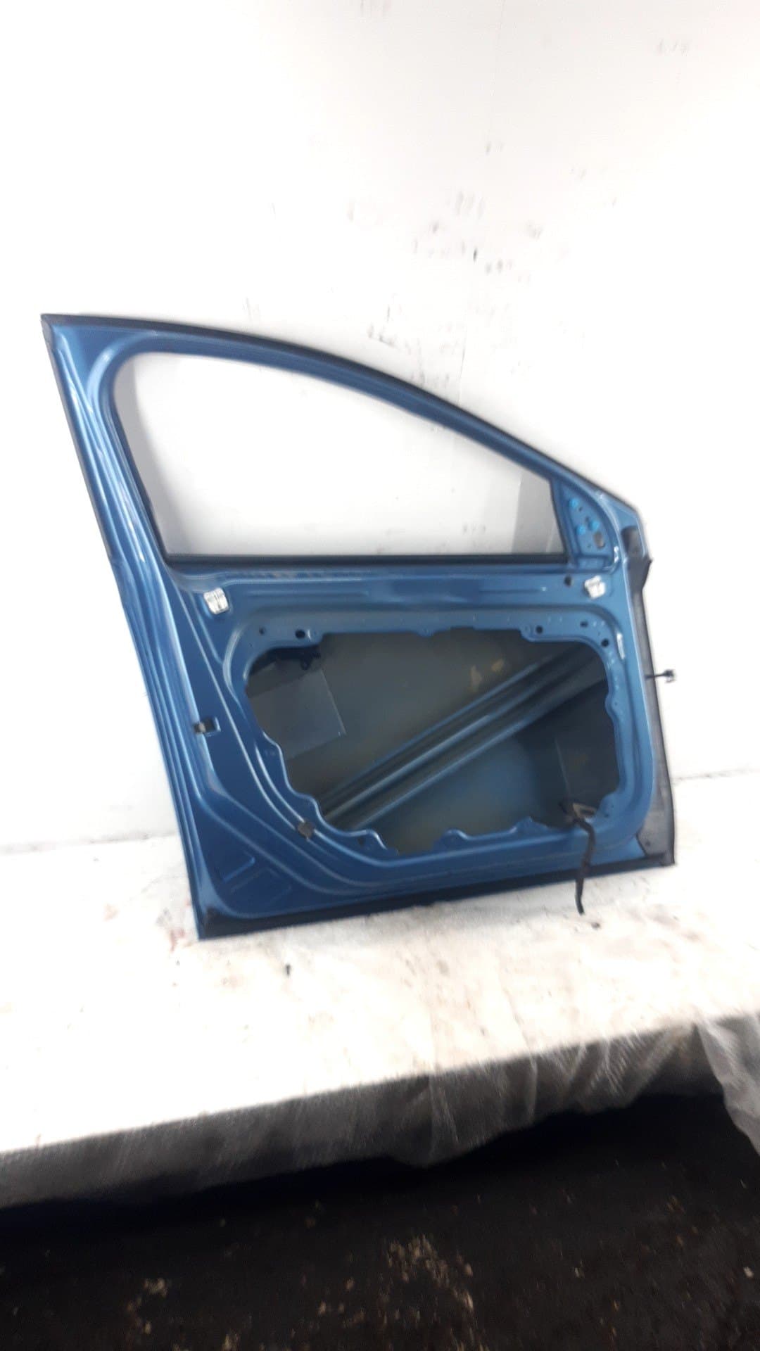 Puerta delantera izquierda VOLVO V40 2