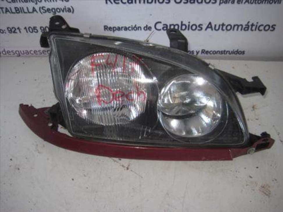 Faro derecho TOYOTA AVENSIS BERLINA (T25)
