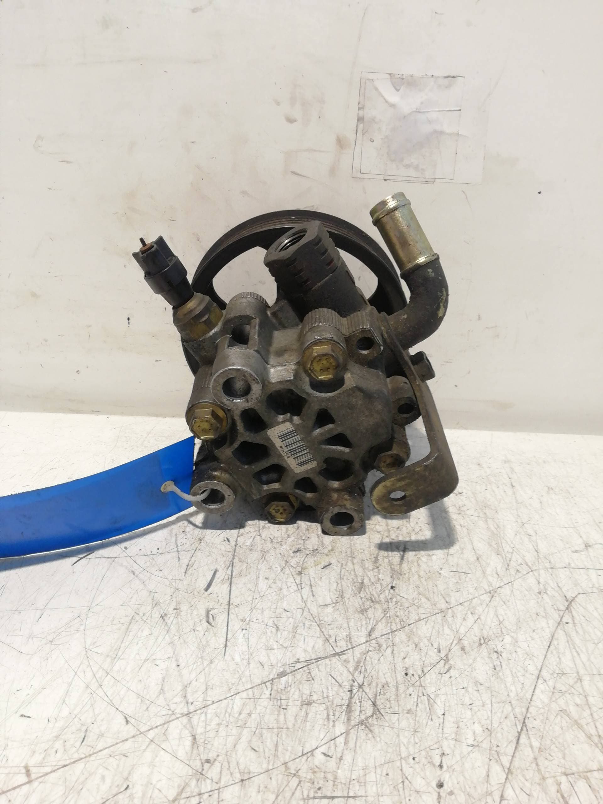 Bomba direccion TOYOTA AVENSIS BERLINA (T25) 5