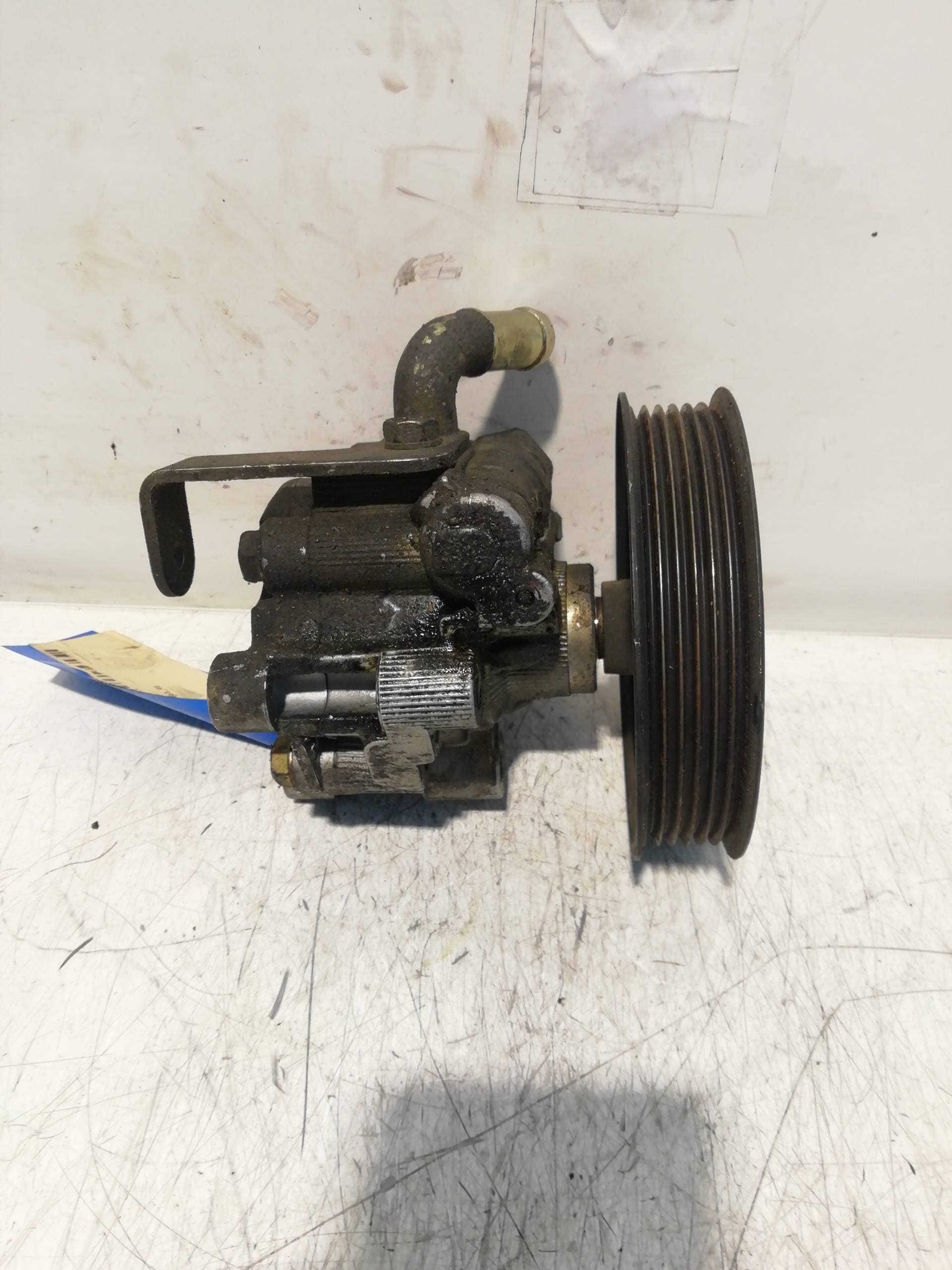 Bomba direccion TOYOTA AVENSIS BERLINA (T25) 4