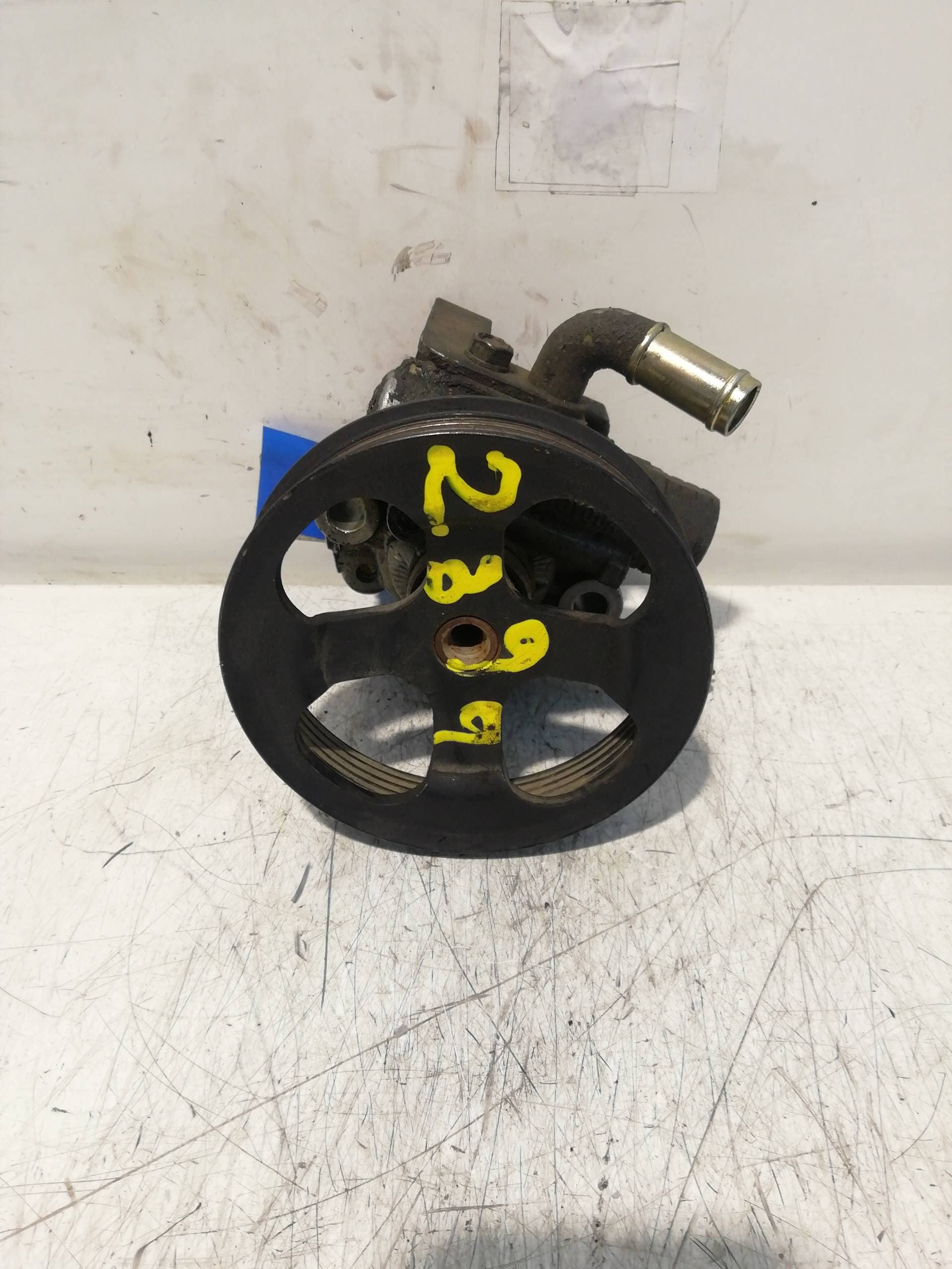 Bomba direccion TOYOTA AVENSIS BERLINA (T25) 3
