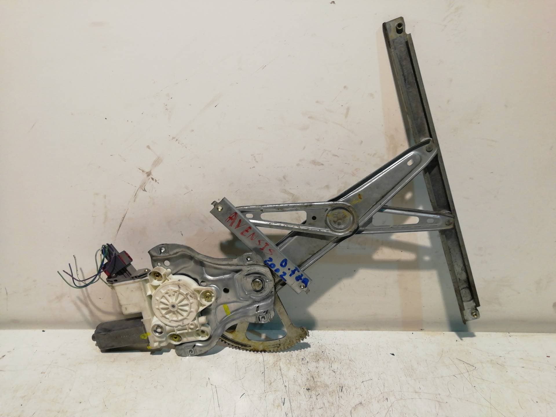 Motor elevalunas delantero izquierdo TOYOTA AVENSIS BERLINA (T25)