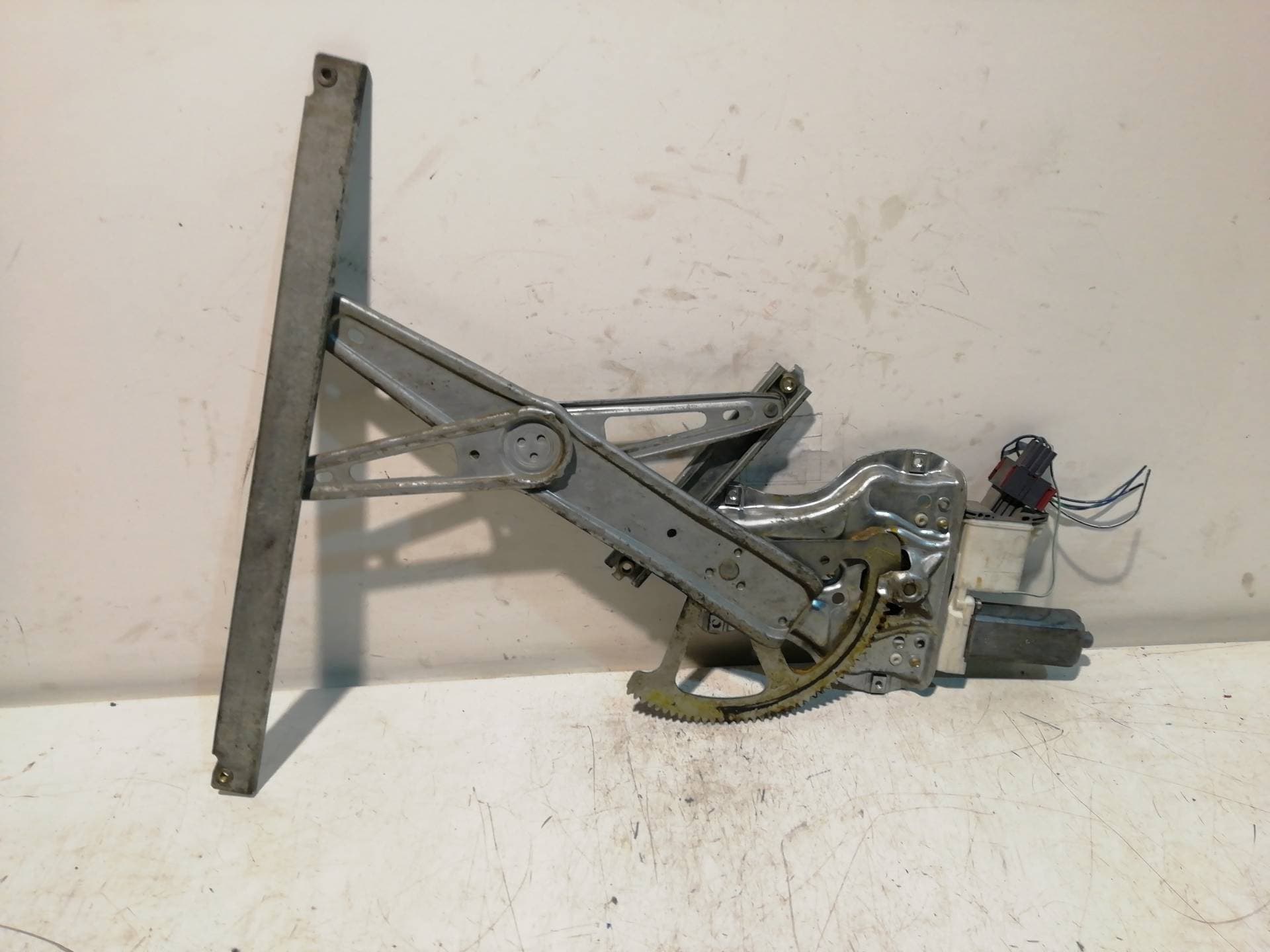 Motor elevalunas delantero izquierdo TOYOTA AVENSIS BERLINA (T25) 5
