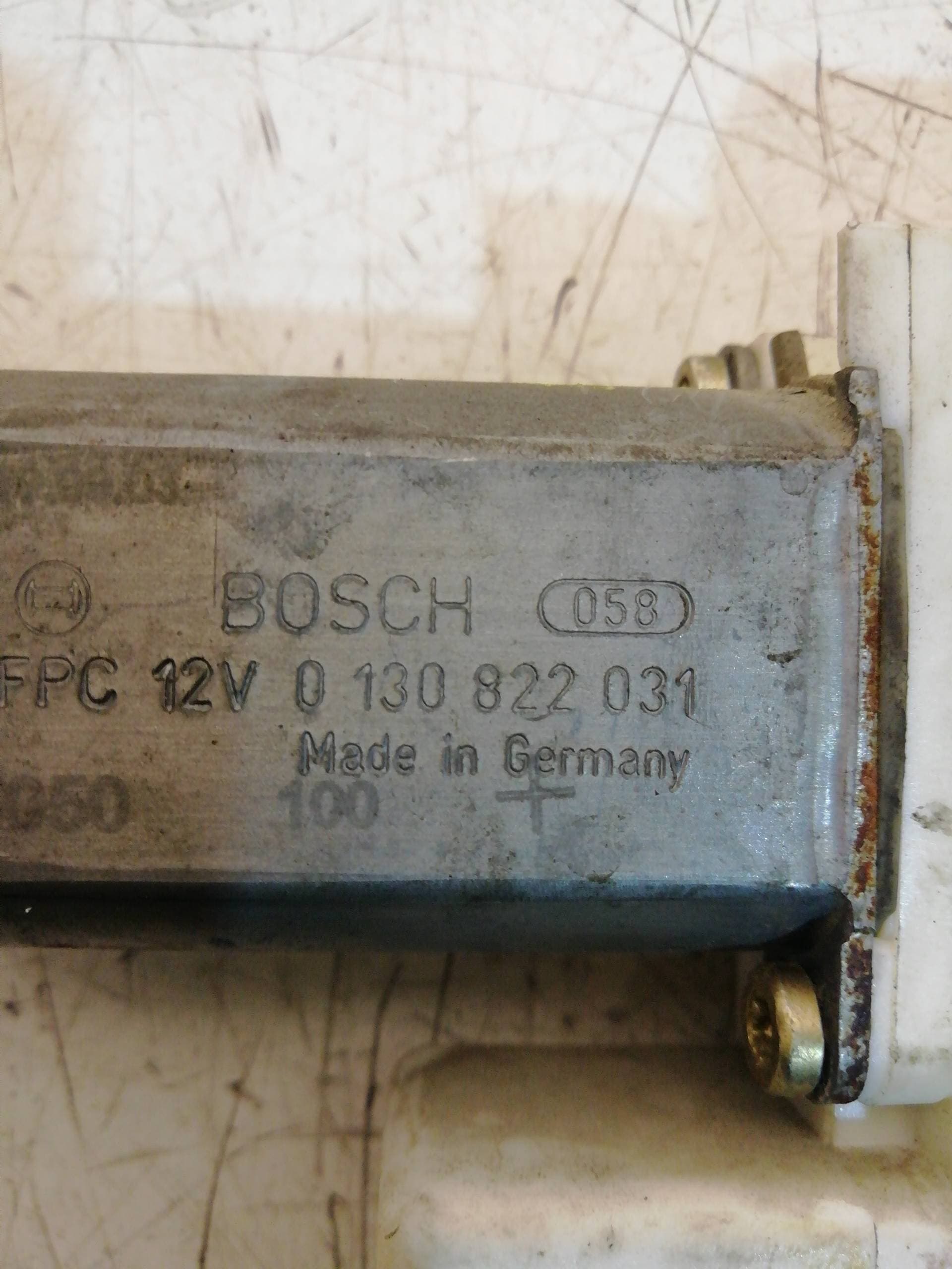 Motor elevalunas delantero izquierdo TOYOTA AVENSIS BERLINA (T25) 2