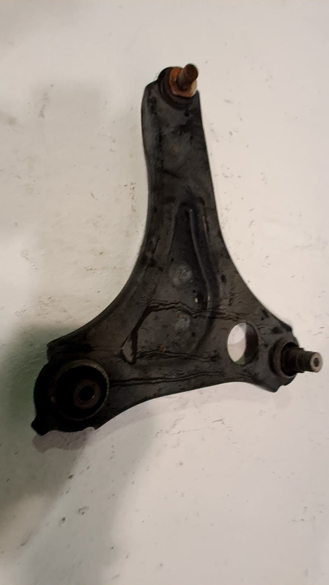Brazo suspension inferior delantero izquierdo RENAULT TWINGO III