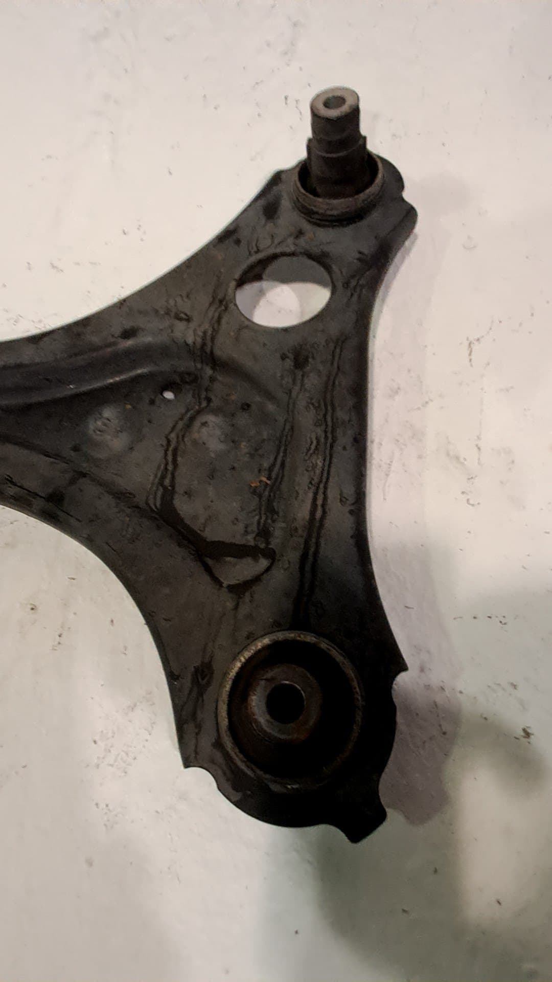 Brazo suspension inferior delantero izquierdo RENAULT TWINGO III 3