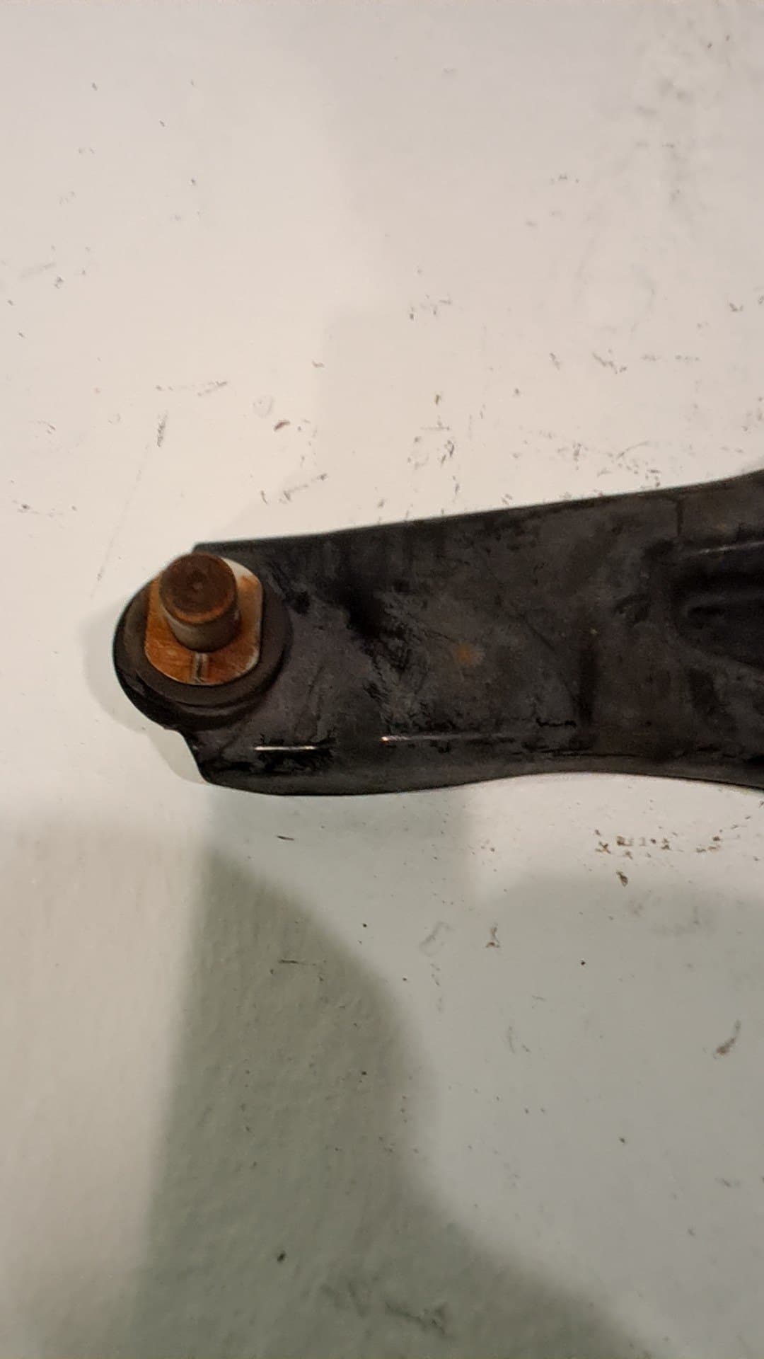 Brazo suspension inferior delantero izquierdo RENAULT TWINGO III 2