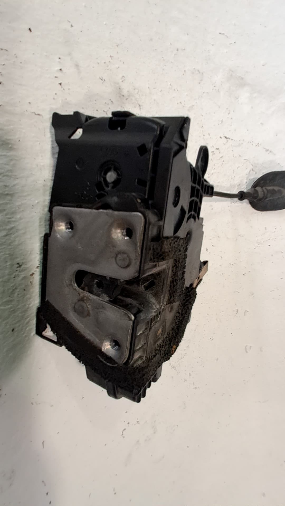 Cerradura puerta delantera derecha RENAULT TWINGO III 4