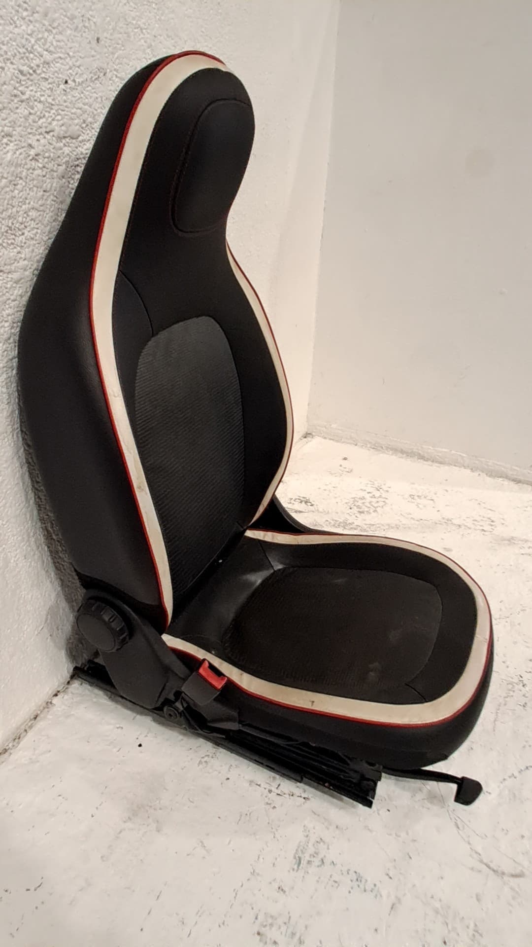 Asiento delantero izquierdo RENAULT TWINGO III 3