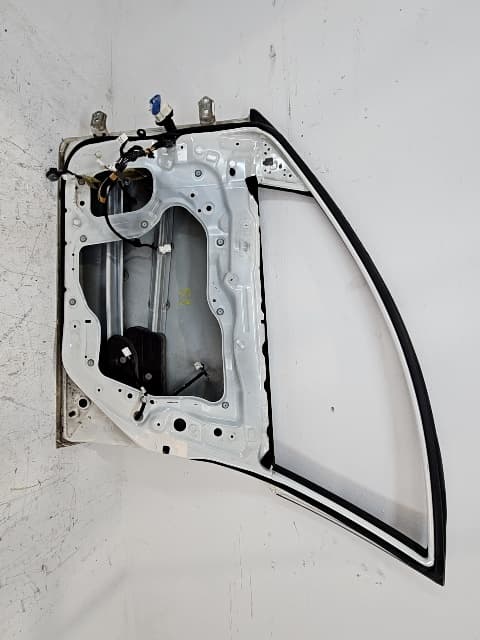 Puerta delantera derecha MAZDA 3 (BL) 4