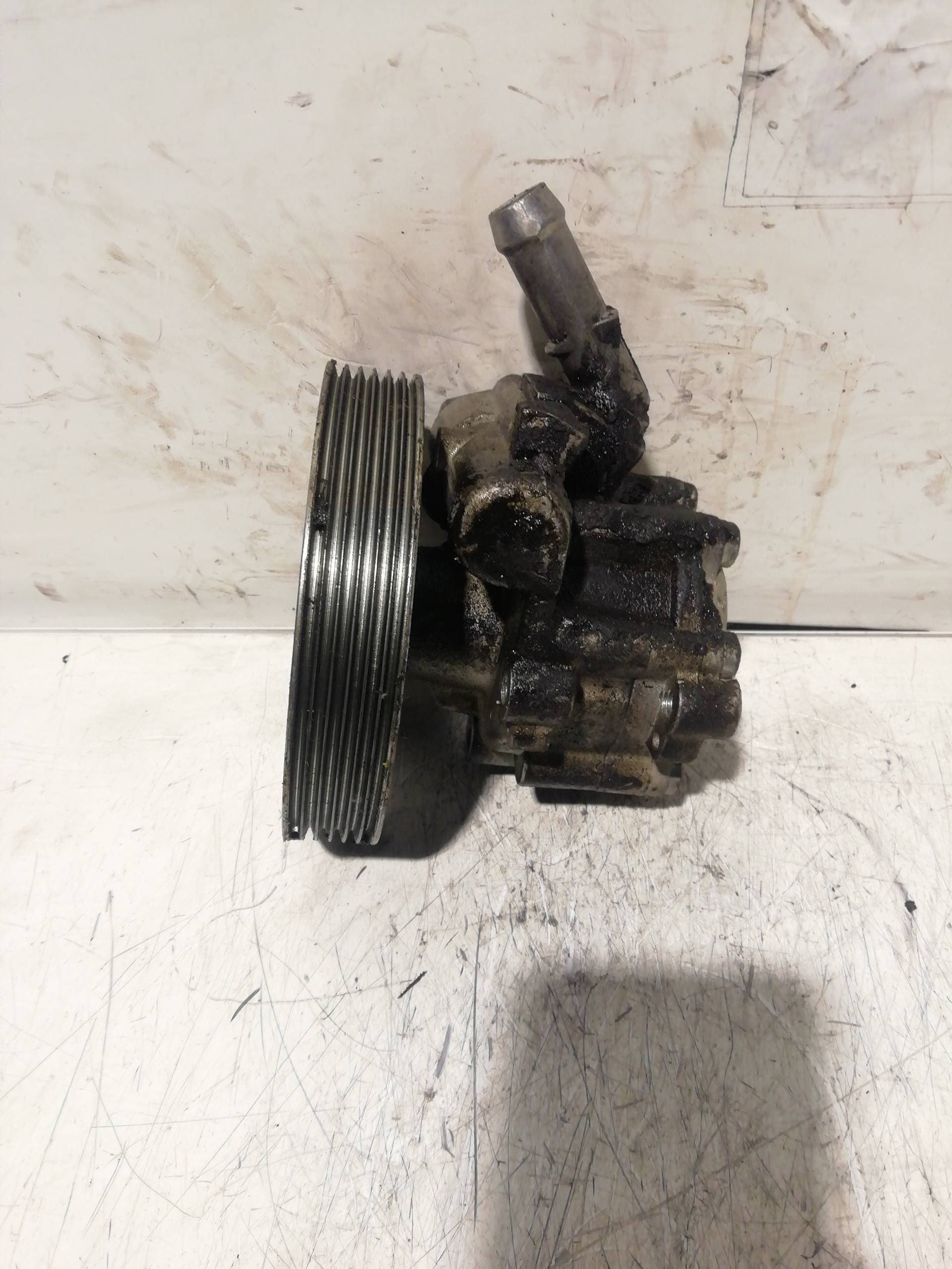 Bomba direccion PEUGEOT 407 SW 4