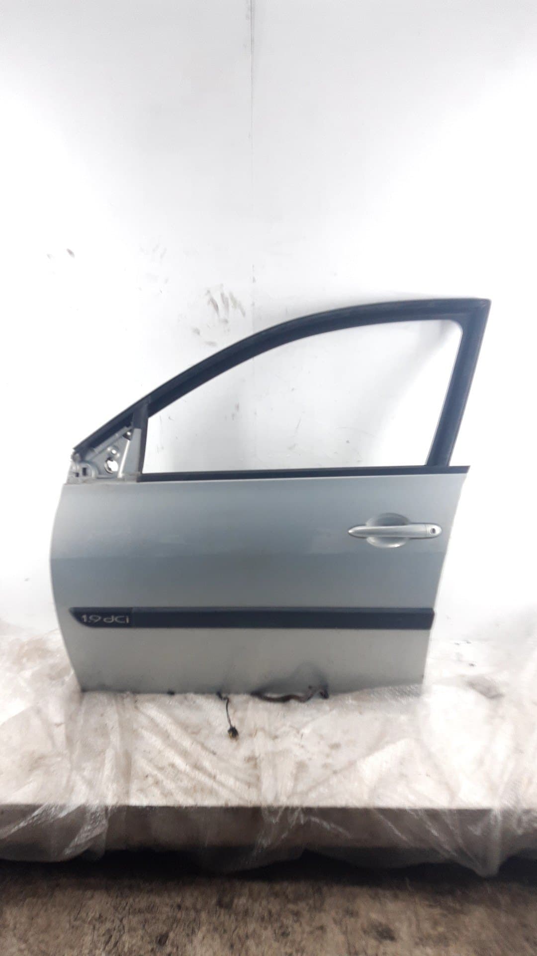 Puerta delantera izquierda RENAULT MEGANE II FAMILIAR