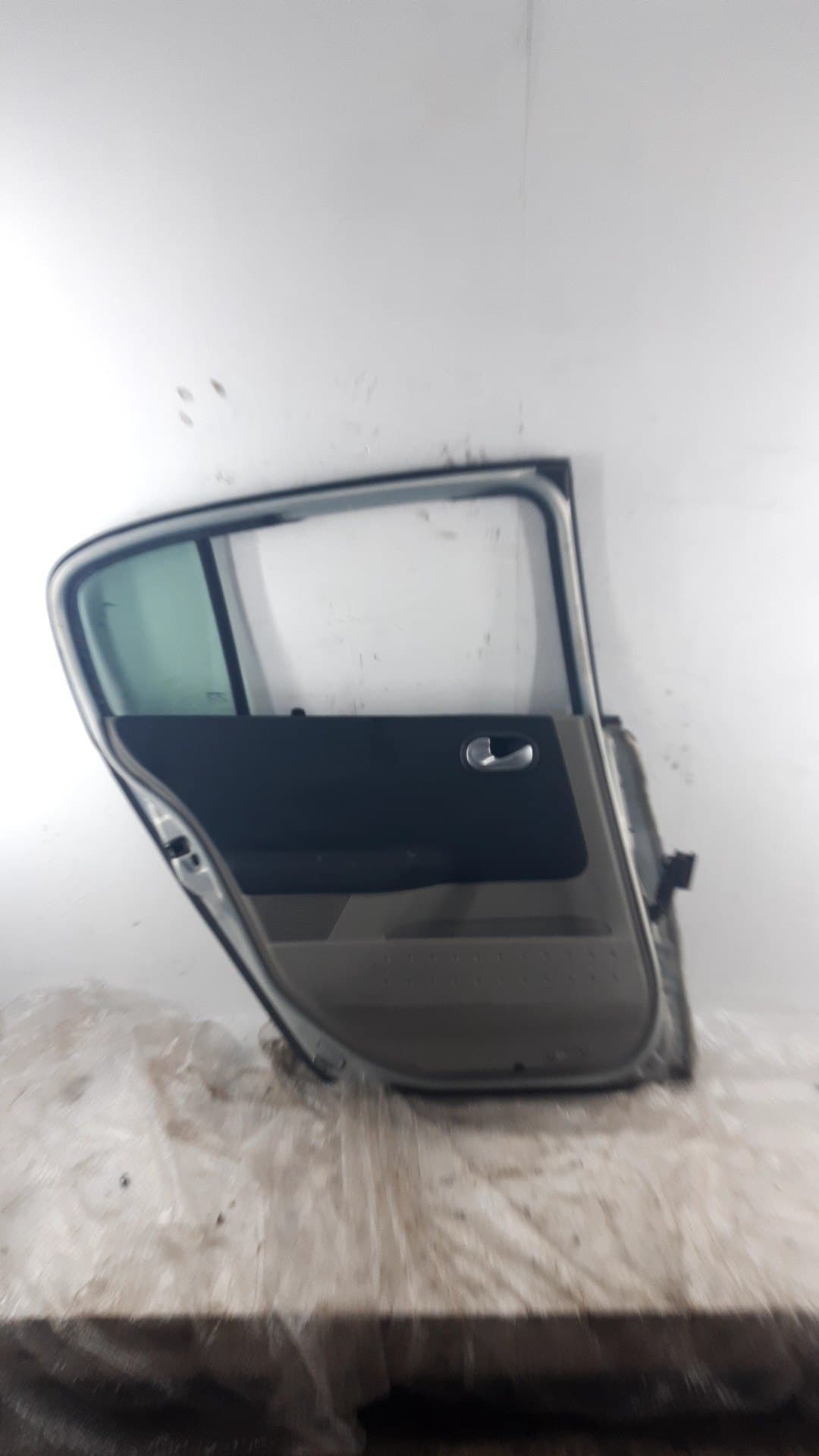 Puerta trasera izquierda RENAULT MEGANE II FAMILIAR 2