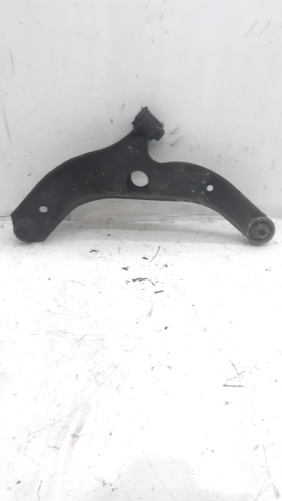 Brazo suspension inferior delantero derecho MAZDA PREMACY (CP) 2