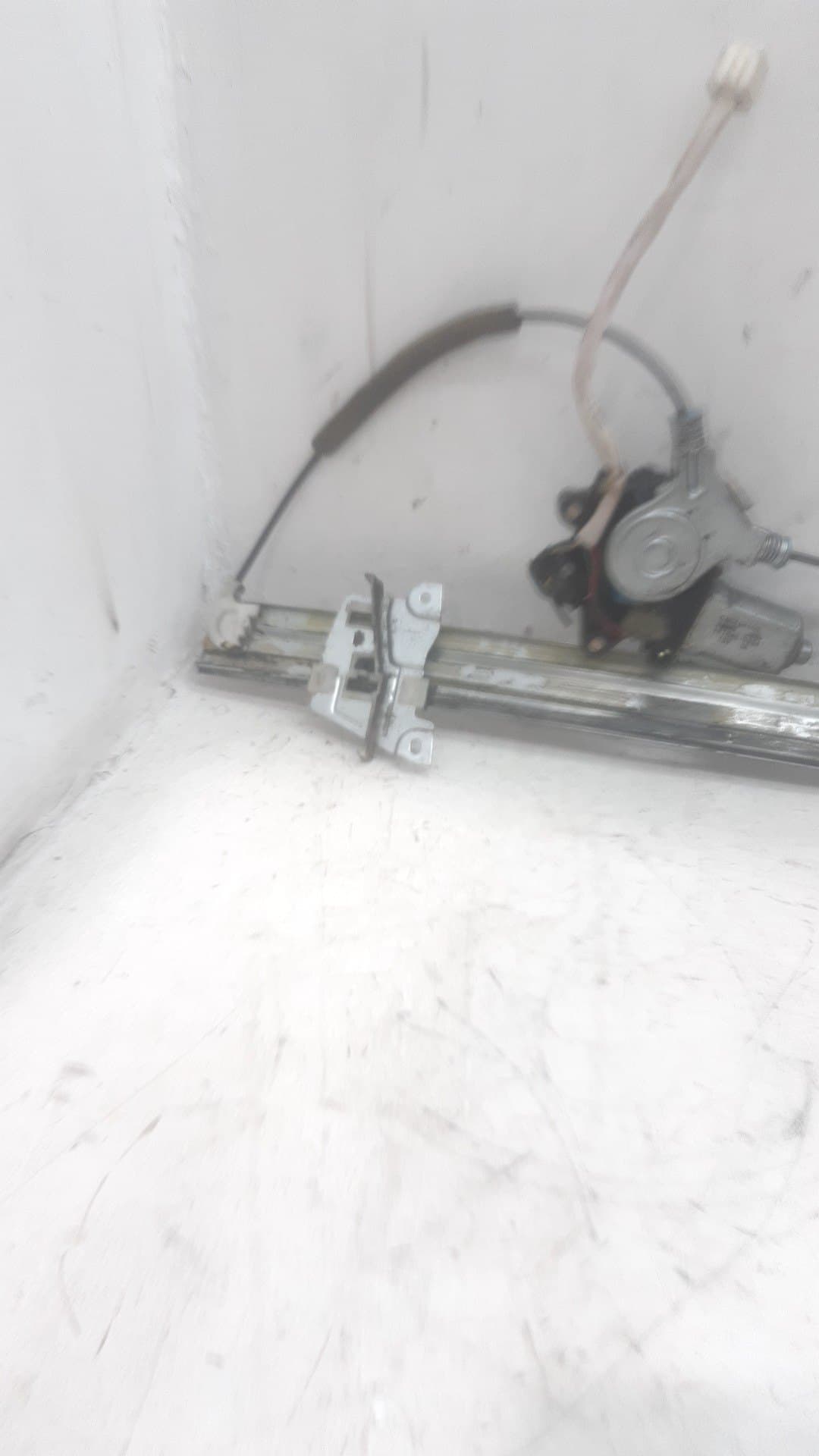 Elevalunas delantero izquierdo MAZDA PREMACY (CP) 2