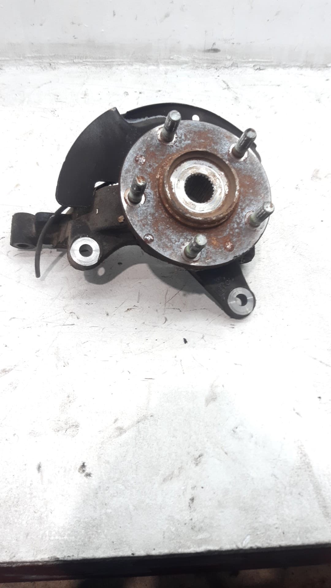 Mangueta delantera izquierda MAZDA PREMACY (CP)