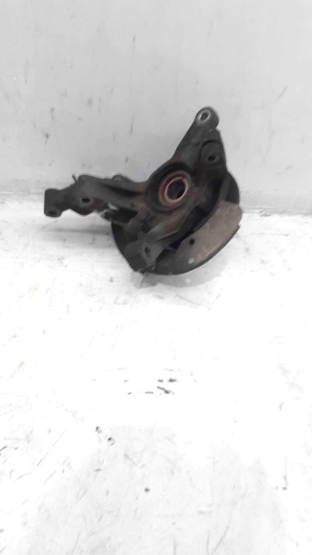 Mangueta delantera izquierda MAZDA PREMACY (CP) 2