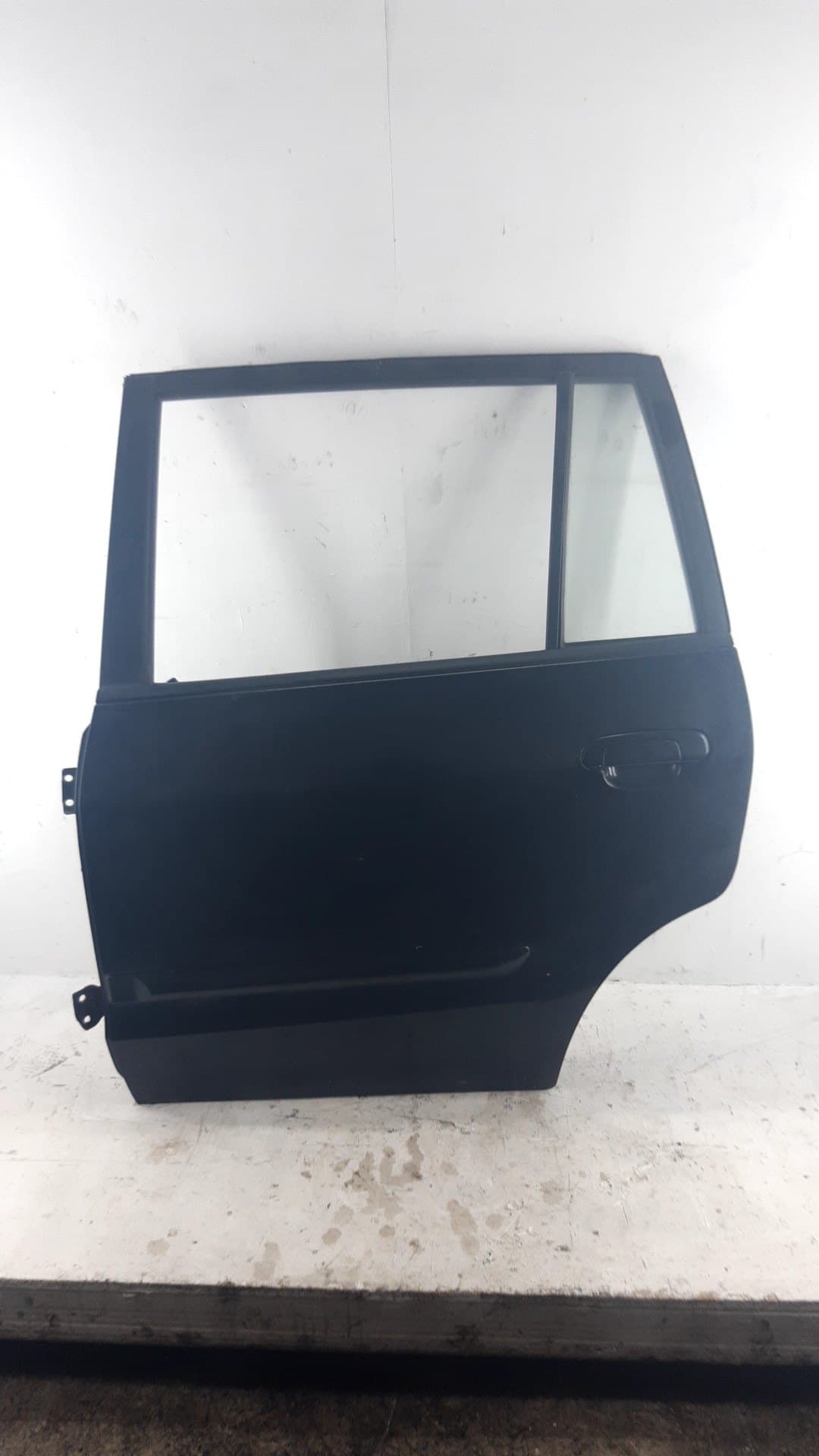 Puerta trasera izquierda MAZDA PREMACY (CP)