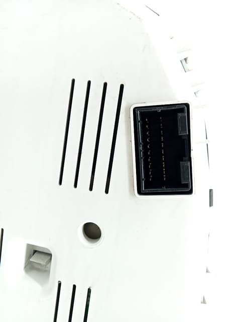 Cuadro instrumentos KIA CARENS (UN) 3