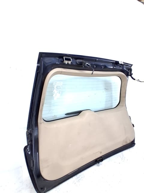 Porton trasero KIA CARENS (UN) 3