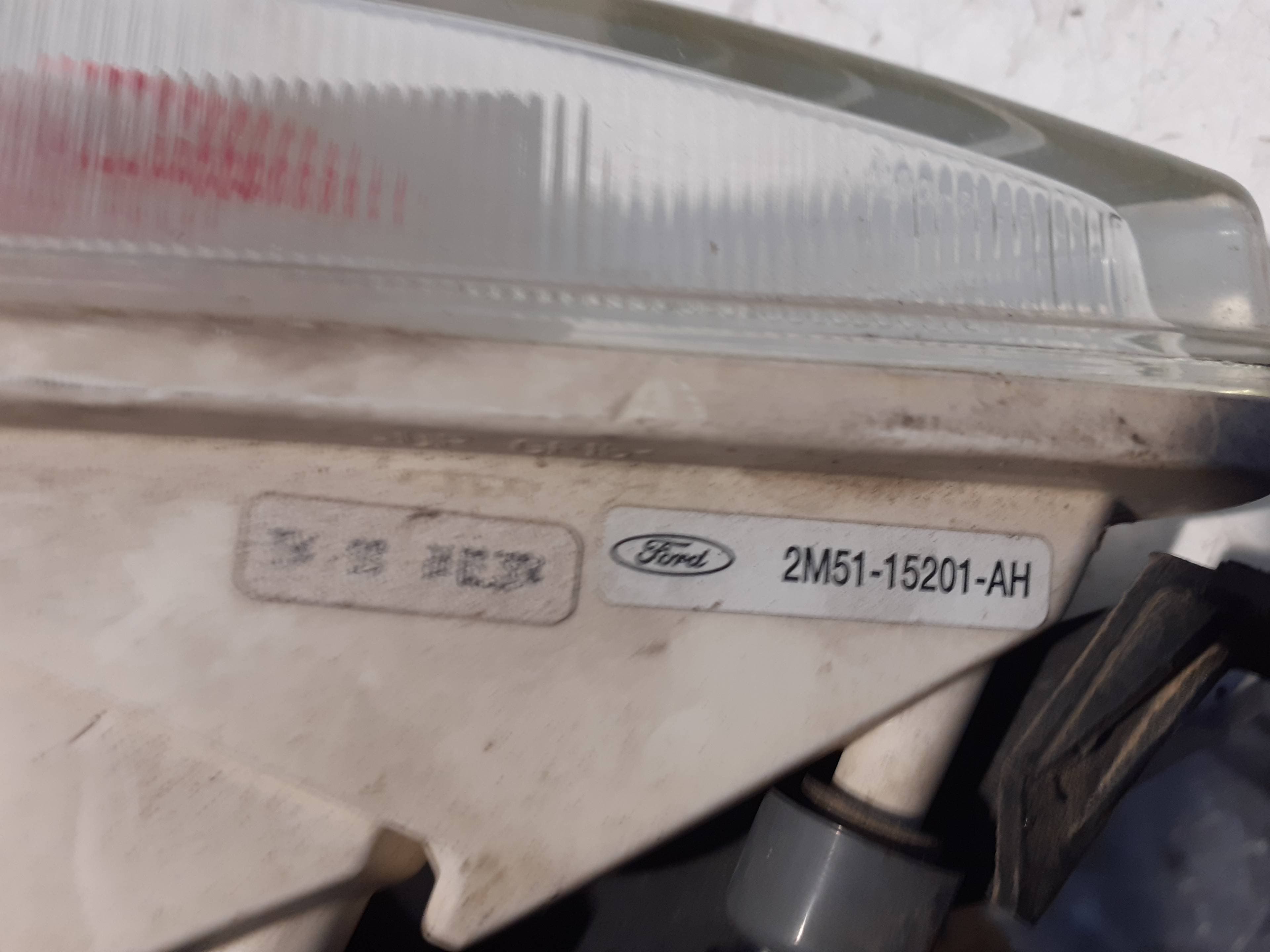 Faro antiniebla izquierdo FORD FOCUS BERLINA (CAK) 2