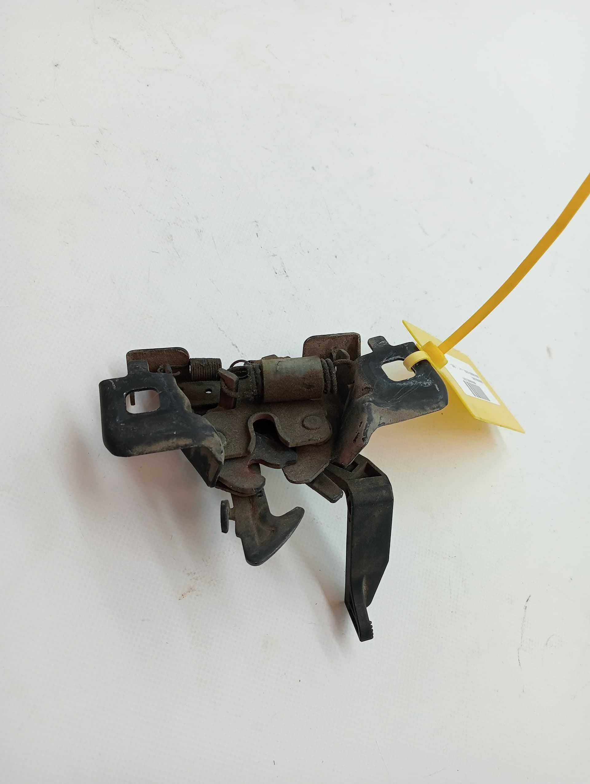 Cerradura capot DACIA SANDERO 3