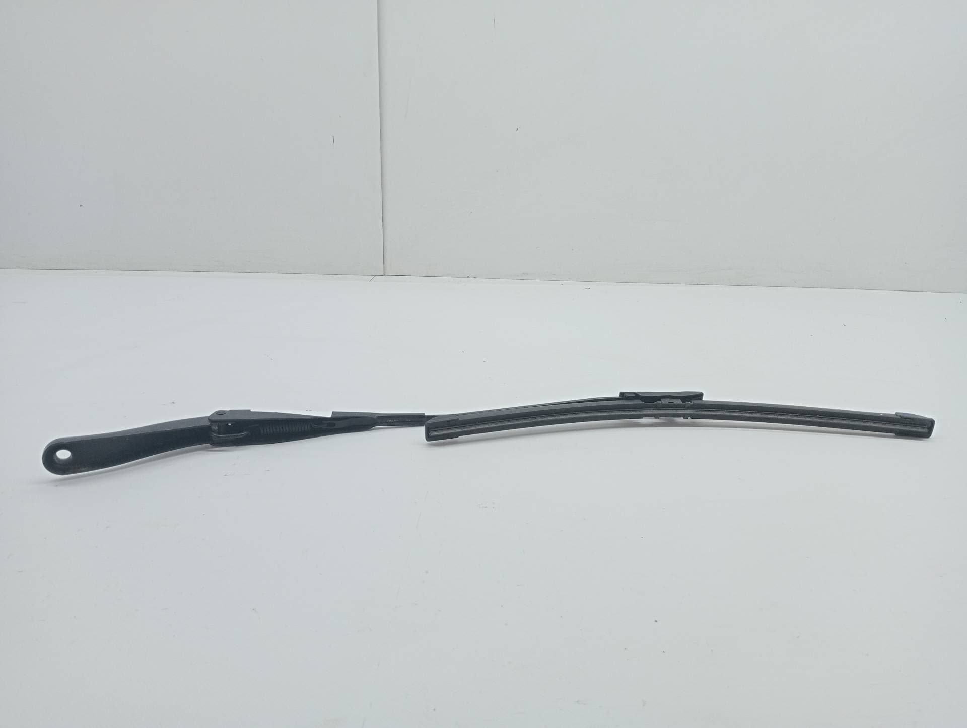 Brazo limpia delantero derecho DACIA SANDERO 3