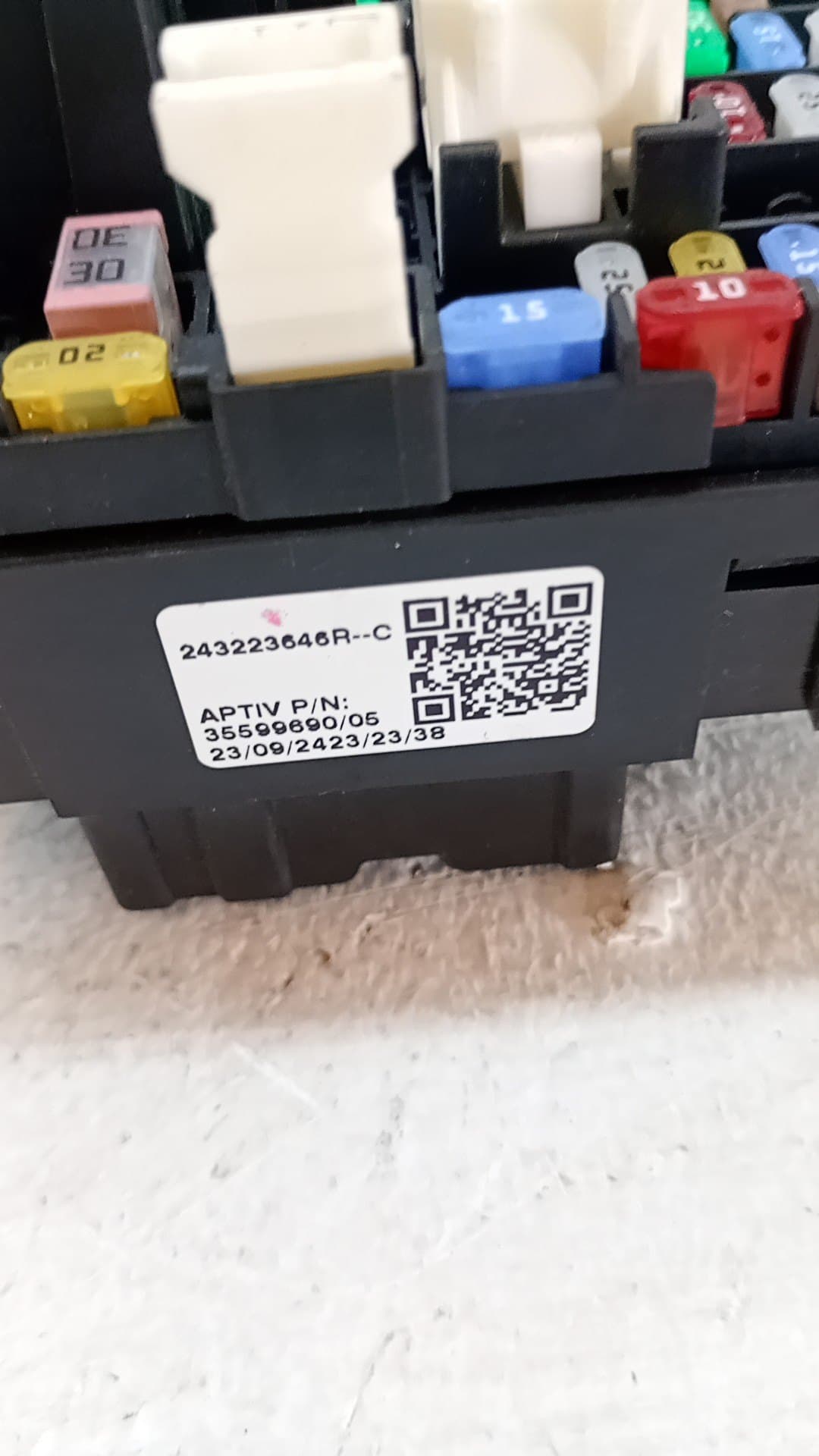 Caja reles / fusibles RENAULT 5 3