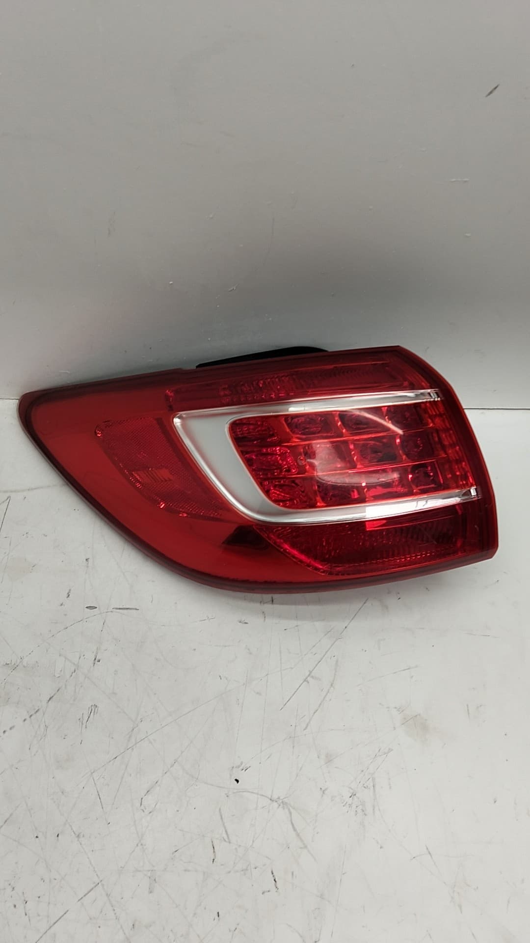 Piloto trasero izquierdo KIA SPORTAGE III (SL)
