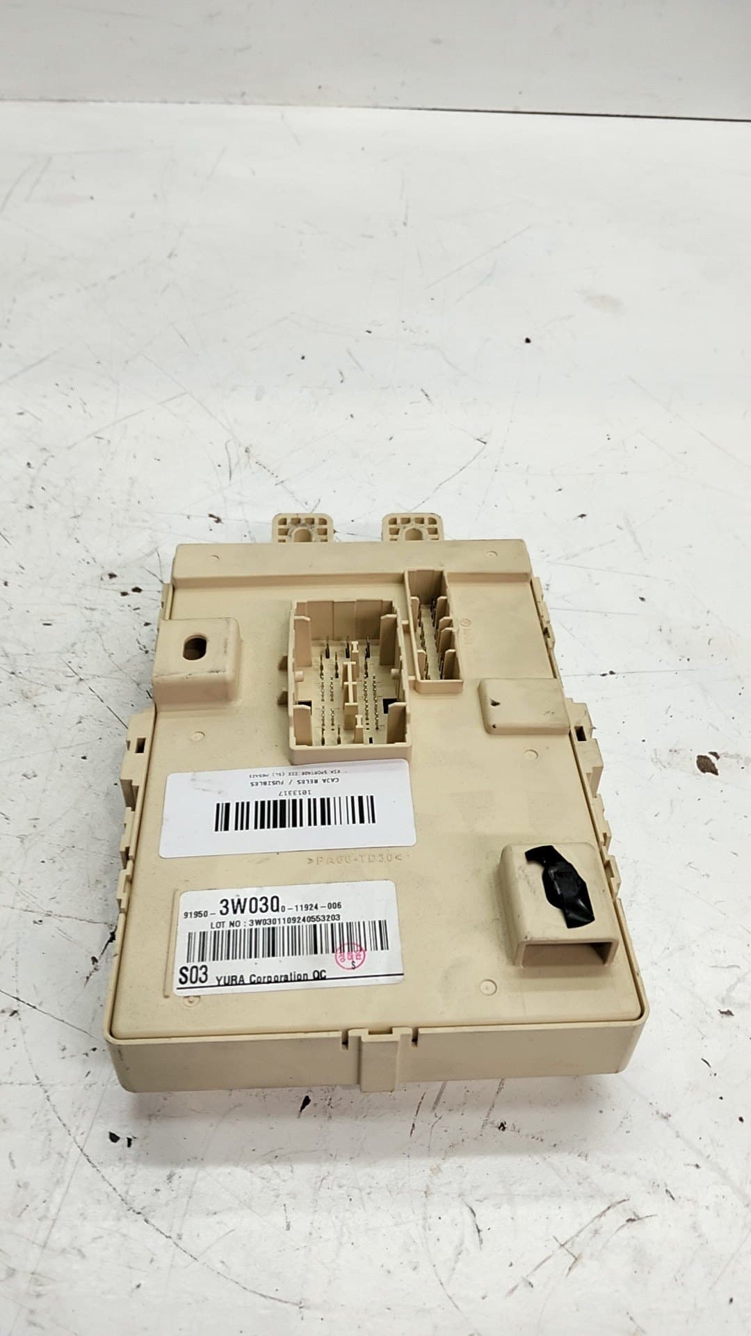 Caja reles / fusibles KIA SPORTAGE III (SL) 2
