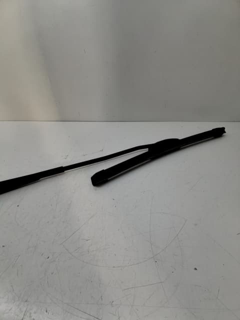 Brazo limpia delantero derecho MITSUBISHI SPACE STAR (A00) 2