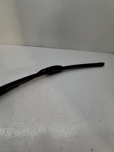 Brazo limpia delantero izquierdo MITSUBISHI SPACE STAR (A00)