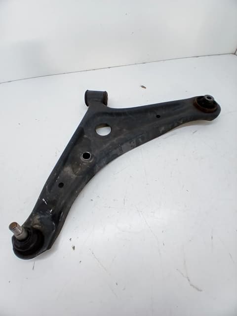 Brazo suspension inferior delantero izquierdo MITSUBISHI SPACE STAR (A00) 2