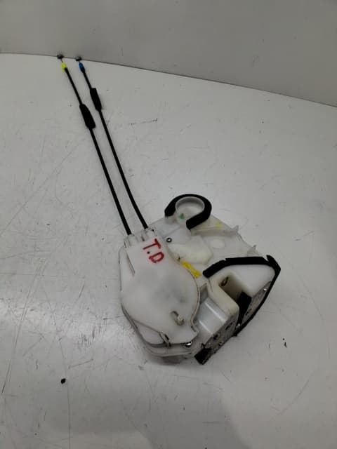Cerradura puerta trasera derecha MITSUBISHI SPACE STAR (A00) 3