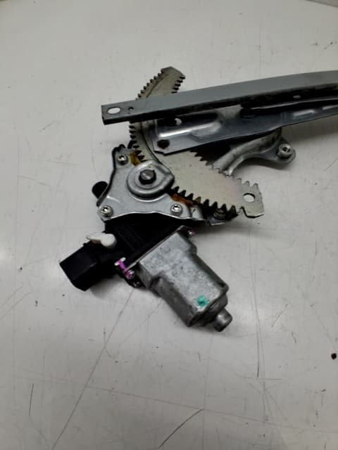 Elevalunas delantero derecho MITSUBISHI SPACE STAR (A00)