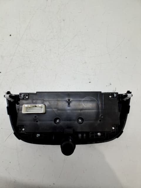 Mando climatizador MITSUBISHI SPACE STAR (A00)
