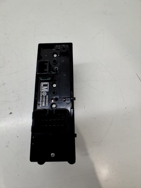 Mando elevalunas delantero izquierdo MITSUBISHI SPACE STAR (A00)