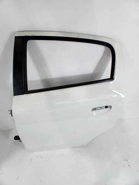 Puerta trasera izquierda MITSUBISHI SPACE STAR (A00) 3