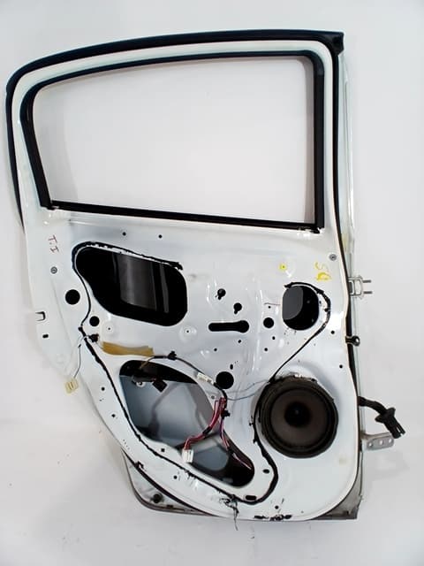 Puerta trasera izquierda MITSUBISHI SPACE STAR (A00)
