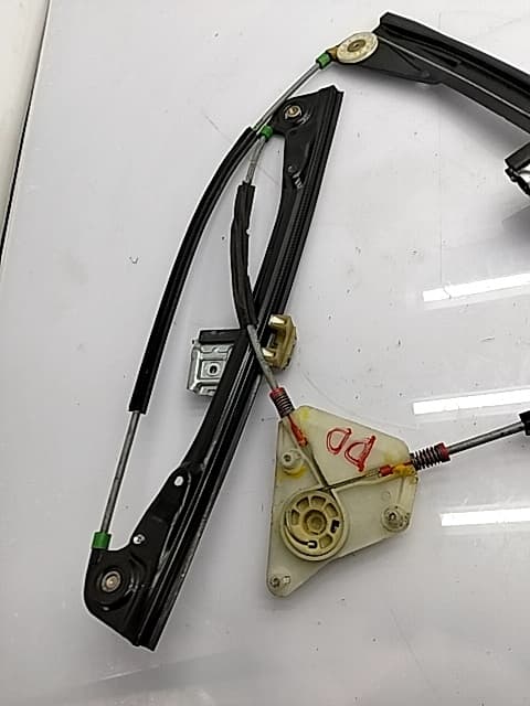 Elevalunas delantero derecho VOLKSWAGEN POLO (9N1)