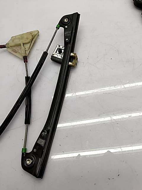 Elevalunas delantero izquierdo VOLKSWAGEN POLO (9N1) 3