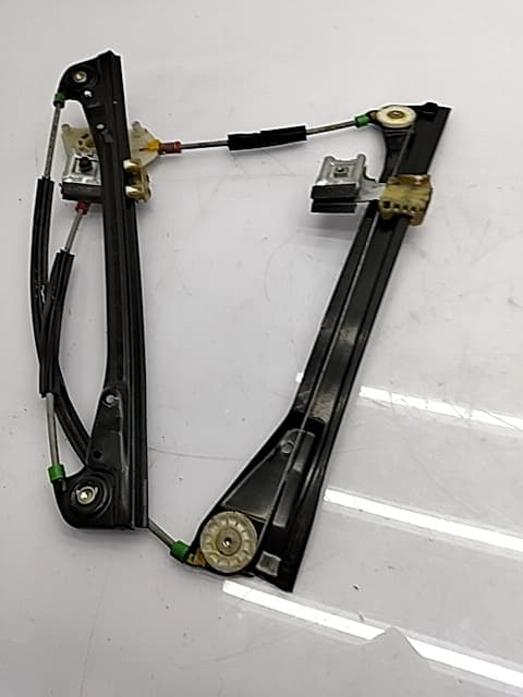 Elevalunas delantero izquierdo VOLKSWAGEN POLO (9N1)