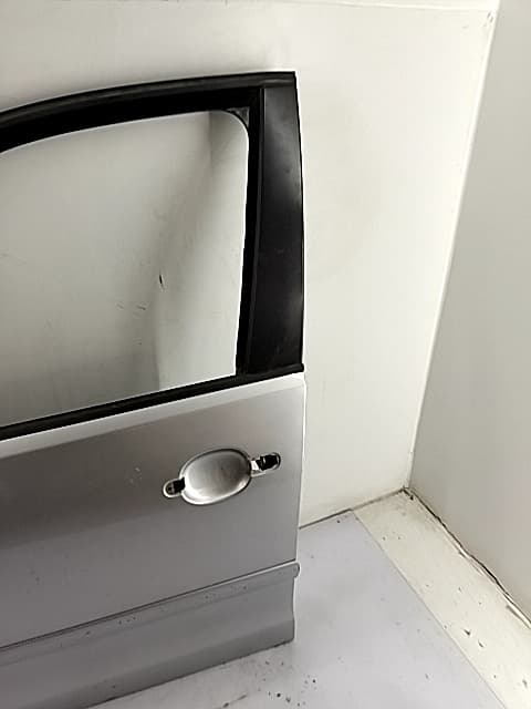 Puerta delantera izquierda VOLKSWAGEN POLO (9N1) 2