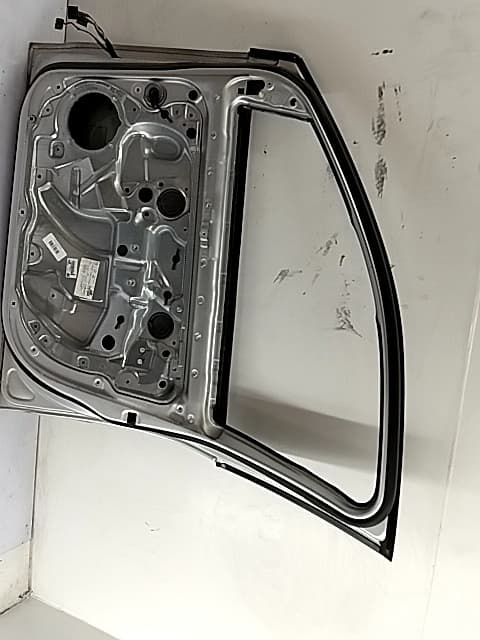 Puerta delantera derecha VOLKSWAGEN POLO (9N1) 5