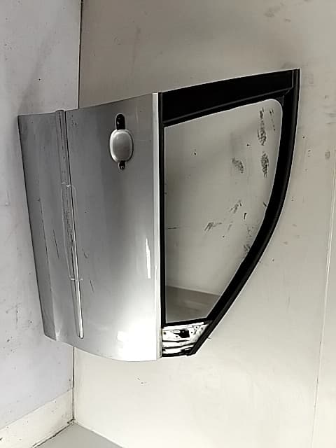 Puerta delantera derecha VOLKSWAGEN POLO (9N1)