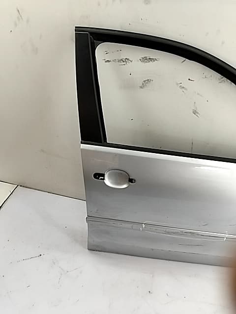 Puerta delantera derecha VOLKSWAGEN POLO (9N1) 2